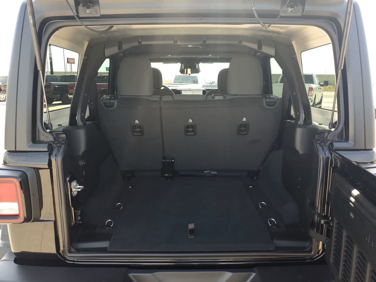 Thumbnail: 2026 Jeep Wrangler - 26