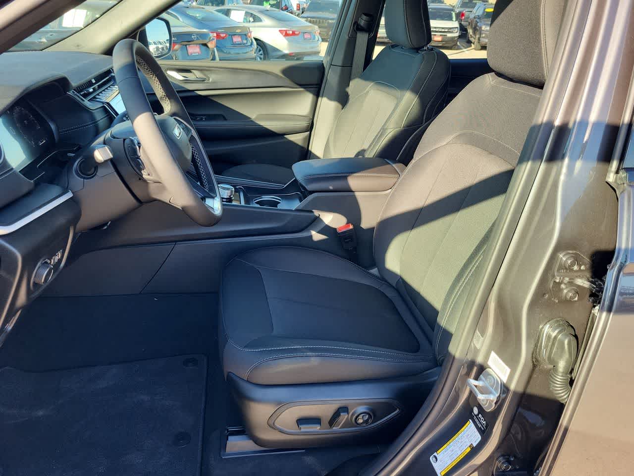 Thumbnail: 2025 Jeep Grand Cherokee - 19