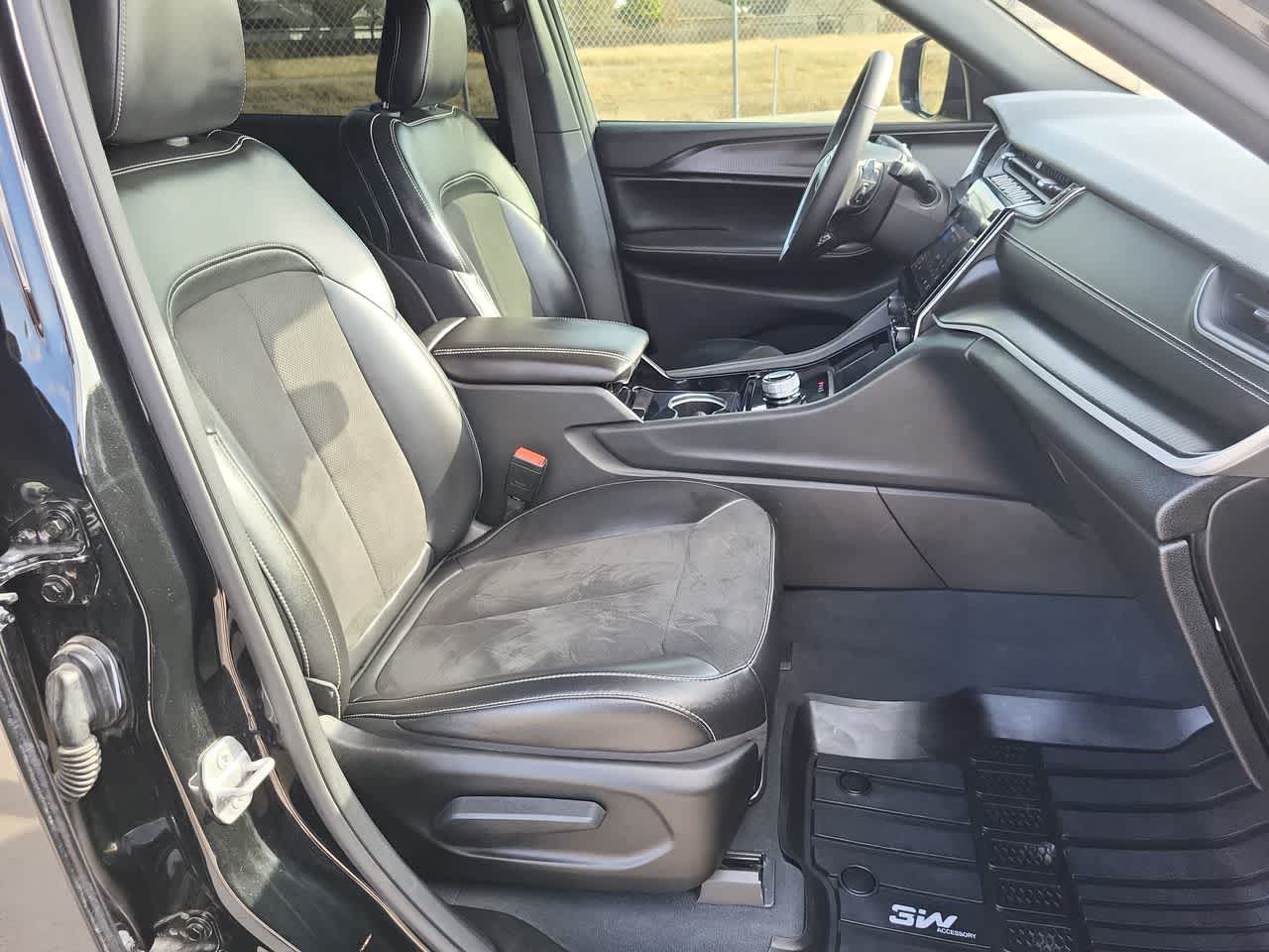 Thumbnail: 2023 Jeep Grand Cherokee - 22