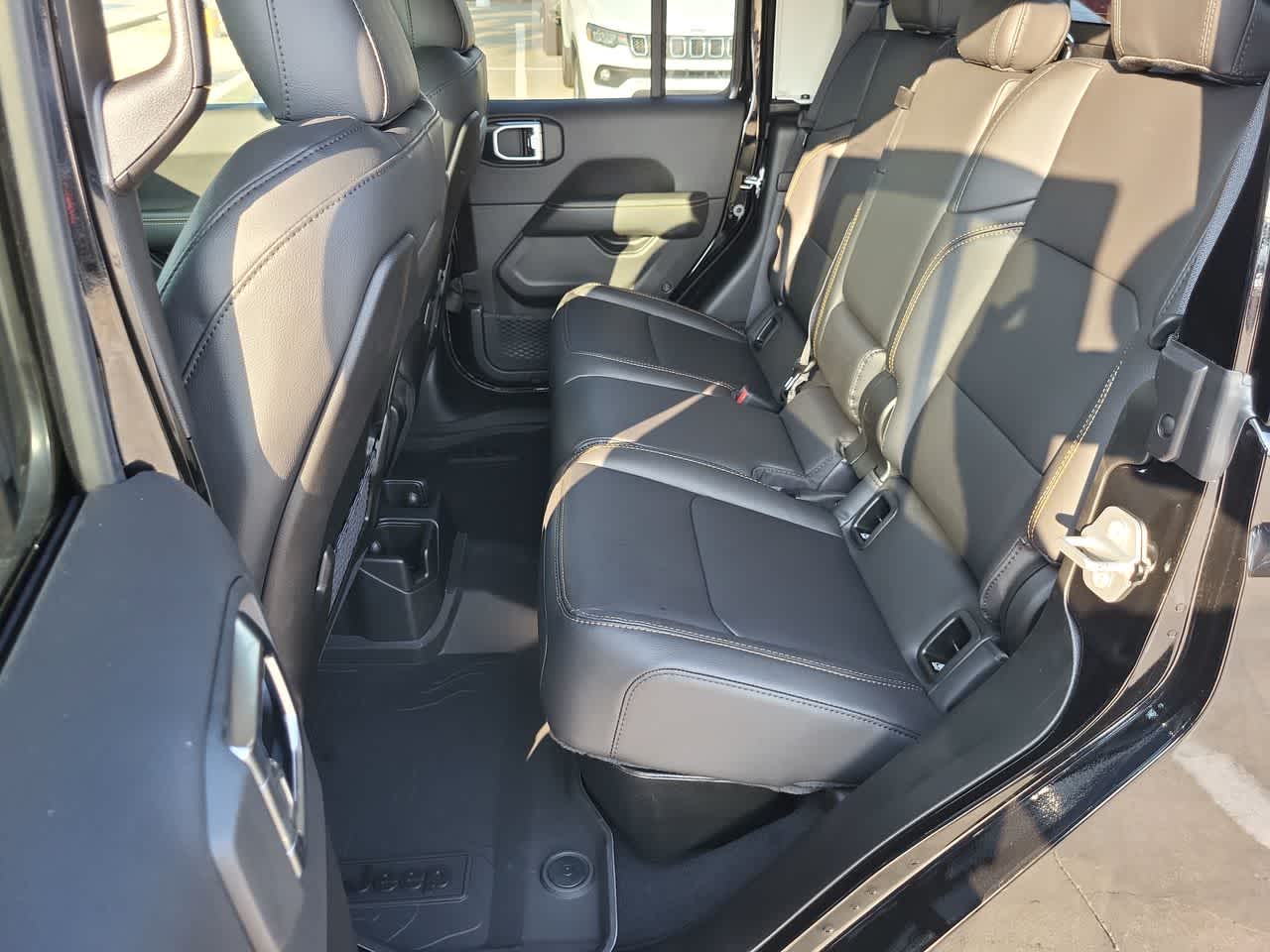 Thumbnail: 2026 Jeep Gladiator - 21