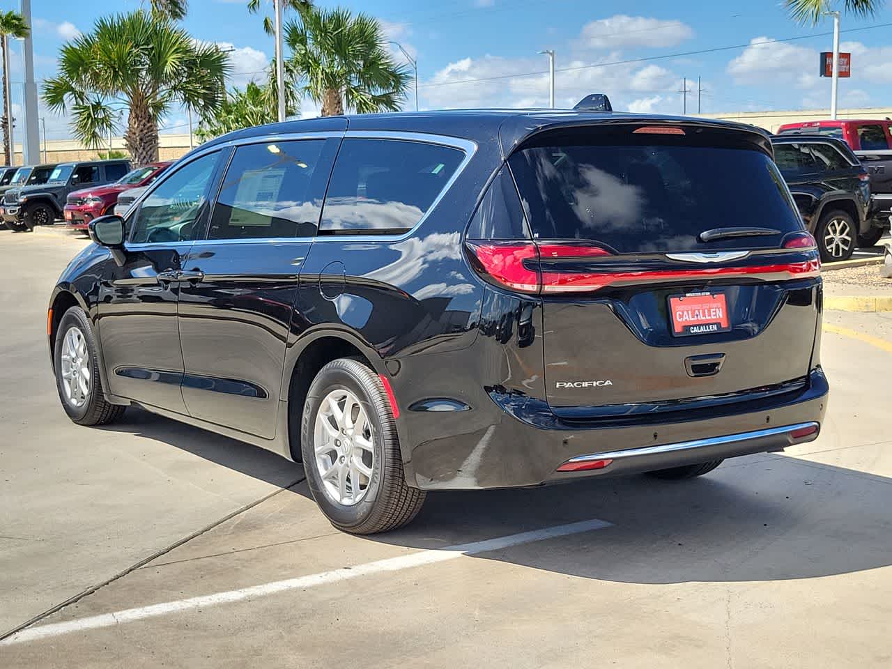 Thumbnail: 2026 Chrysler Pacifica - 12