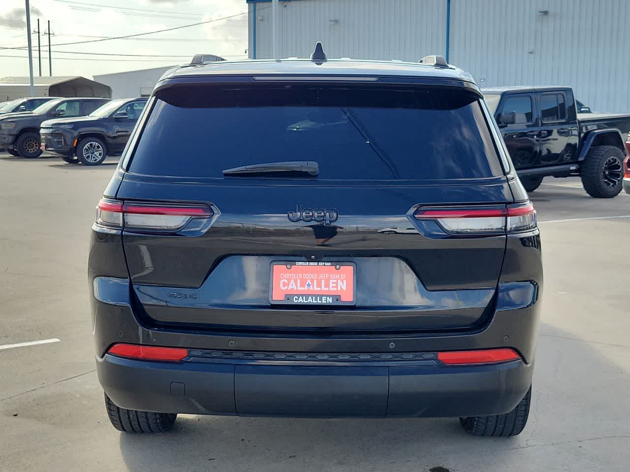 Thumbnail: 2023 Jeep Grand Cherokee - 13