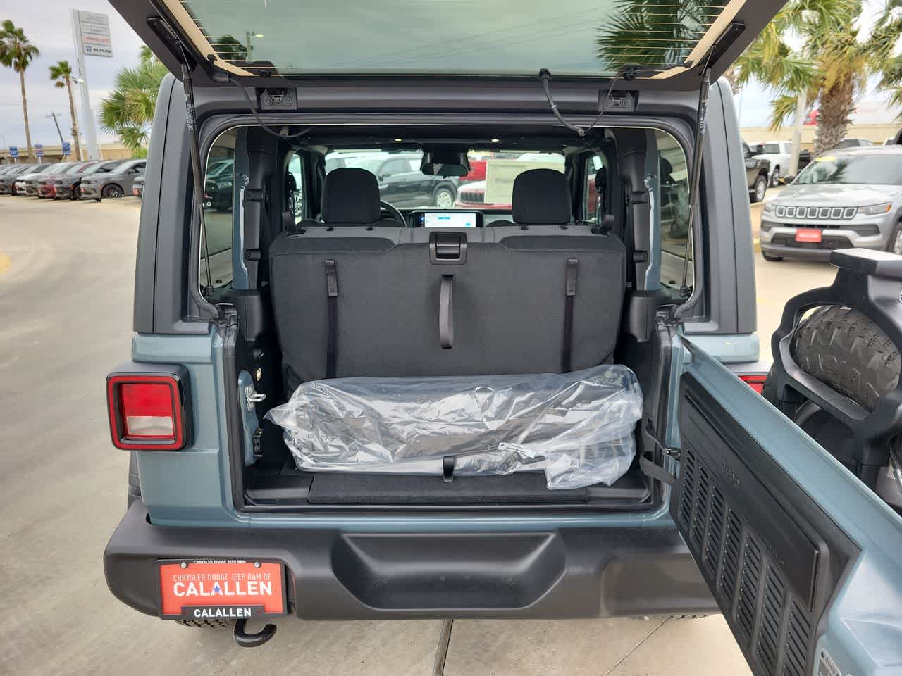 Thumbnail: 2026 Jeep Wrangler - 27