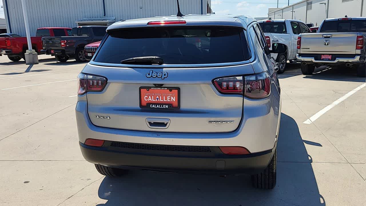 Thumbnail: 2022 Jeep Compass - 7