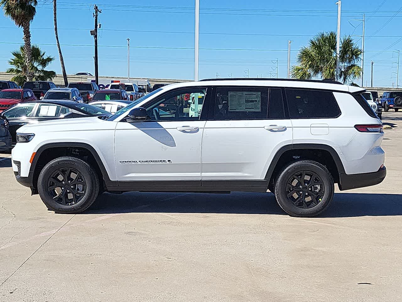 Thumbnail: 2025 Jeep Grand Cherokee - 11