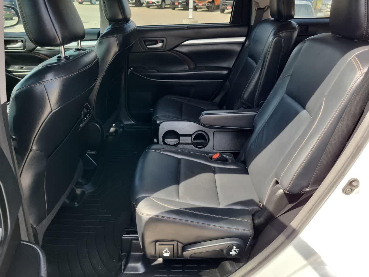 Thumbnail: 2018 Toyota Highlander - 21