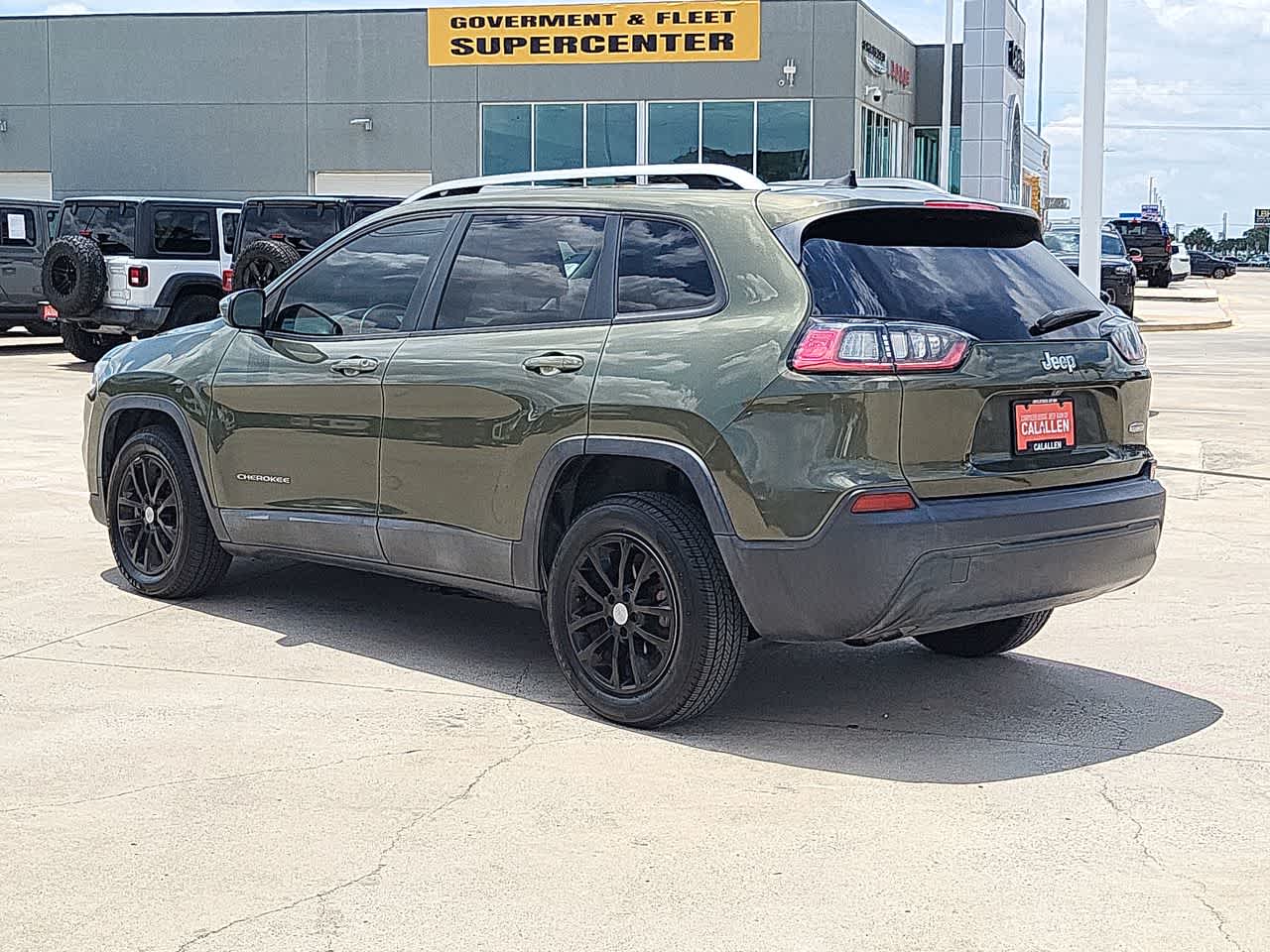 Thumbnail: 2020 Jeep Cherokee - 12