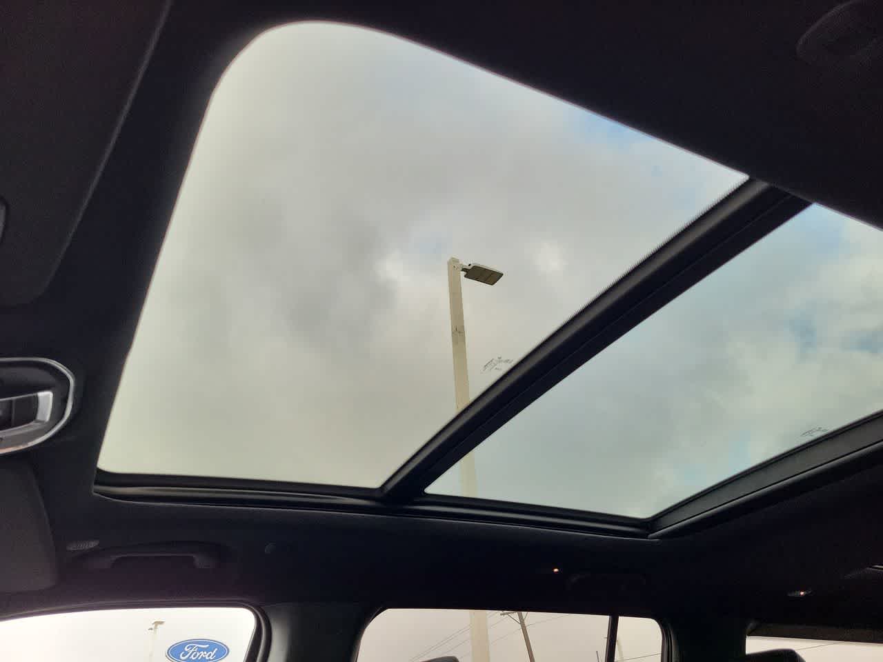 Thumbnail: 2026 Jeep Grand Wagoneer - 30