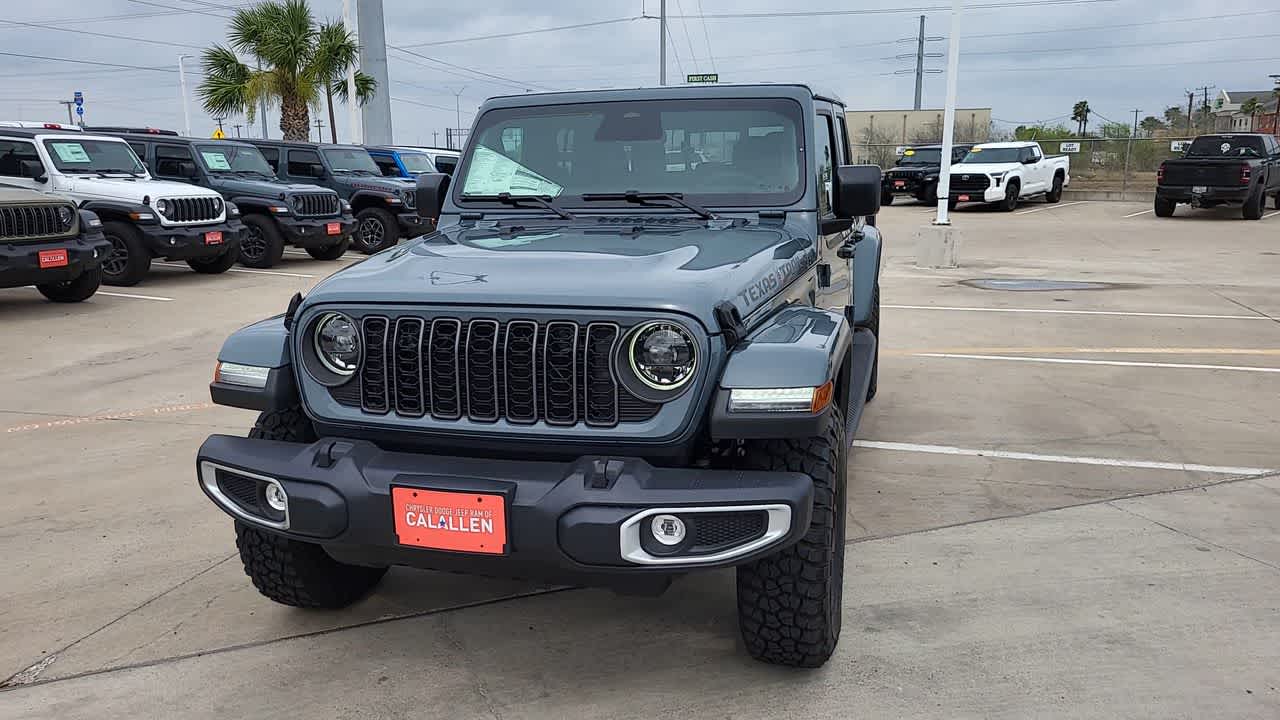 Thumbnail: 2026 Jeep Gladiator - 3