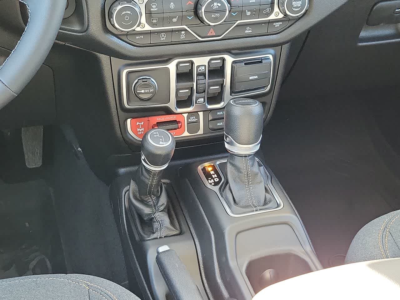 Thumbnail: 2026 Jeep Gladiator - 25