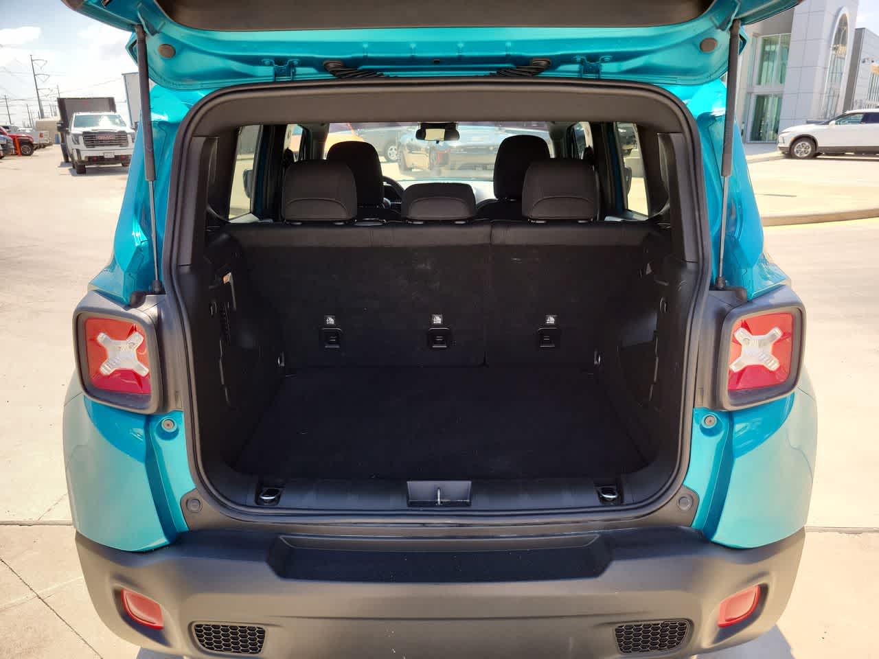 Thumbnail: 2021 Jeep Renegade - 27