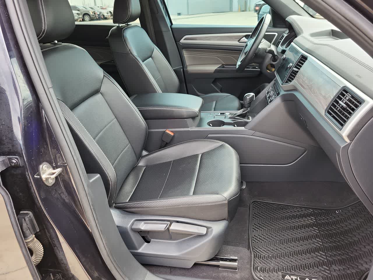 Thumbnail: 2021 Volkswagen Atlas - 22