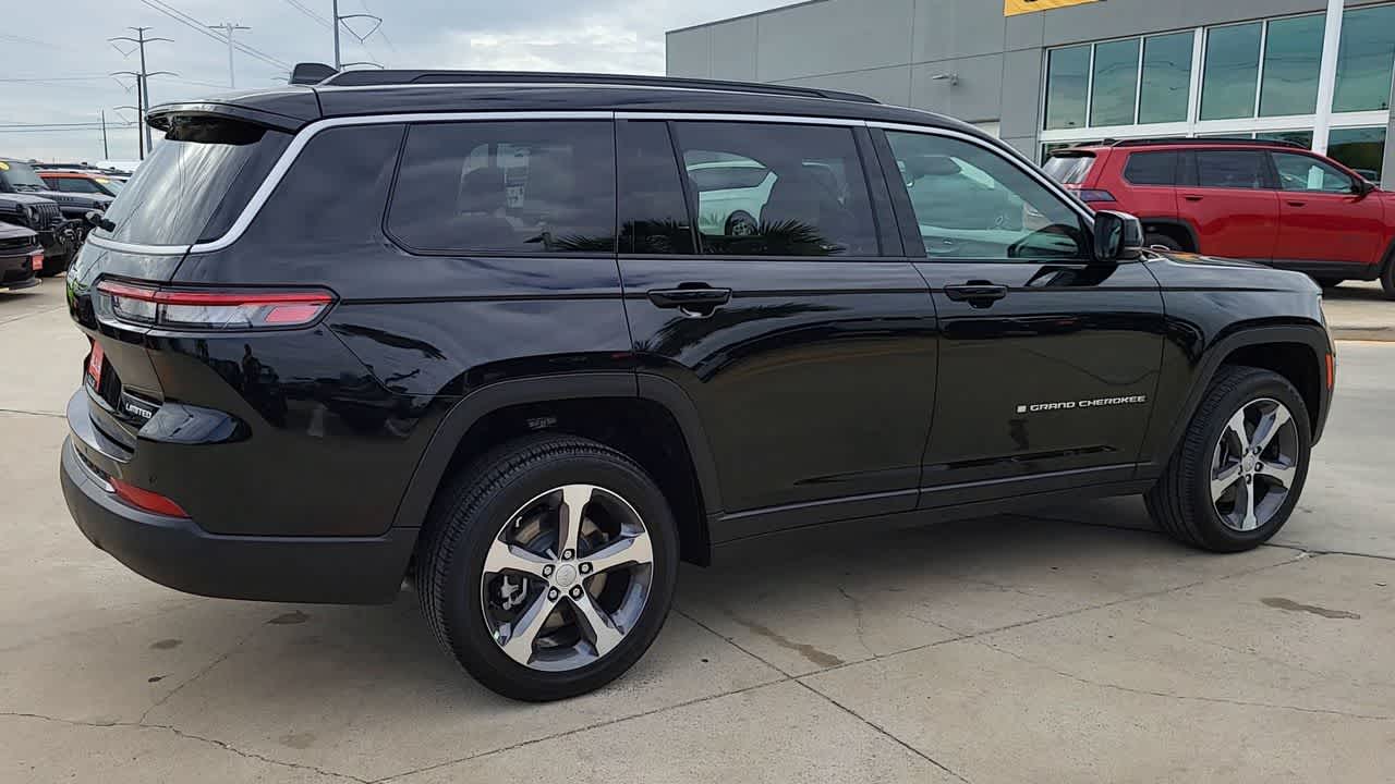 Thumbnail: 2026 Jeep Grand Cherokee - 8