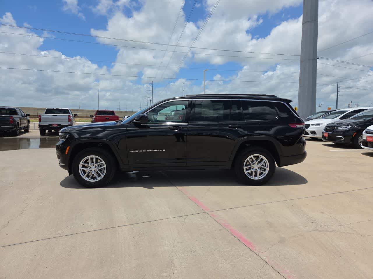 Thumbnail: 2026 Jeep Grand Cherokee - 11