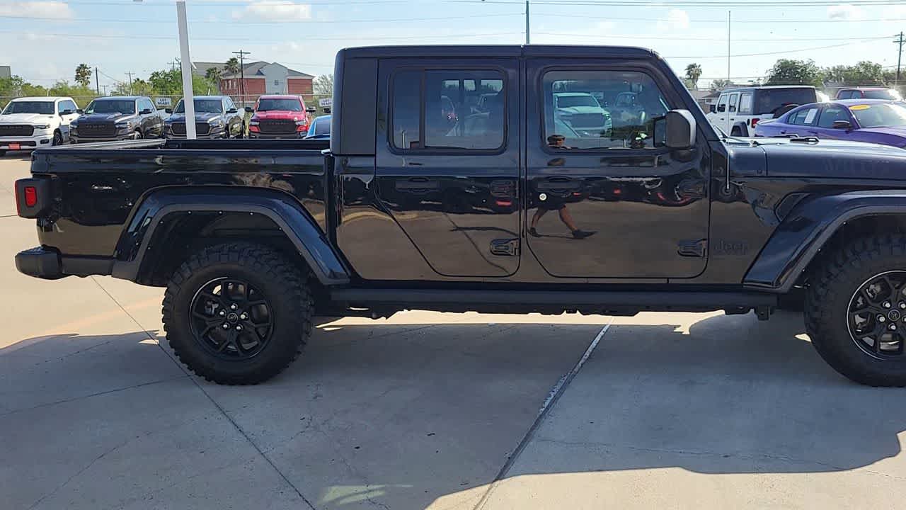 Thumbnail: 2023 Jeep Gladiator - 9