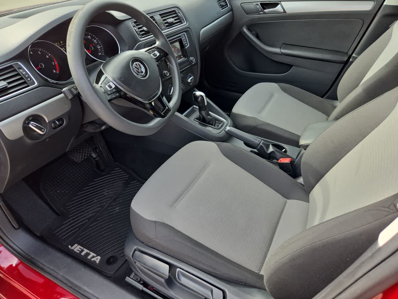 Thumbnail: 2017 Volkswagen Jetta - 2