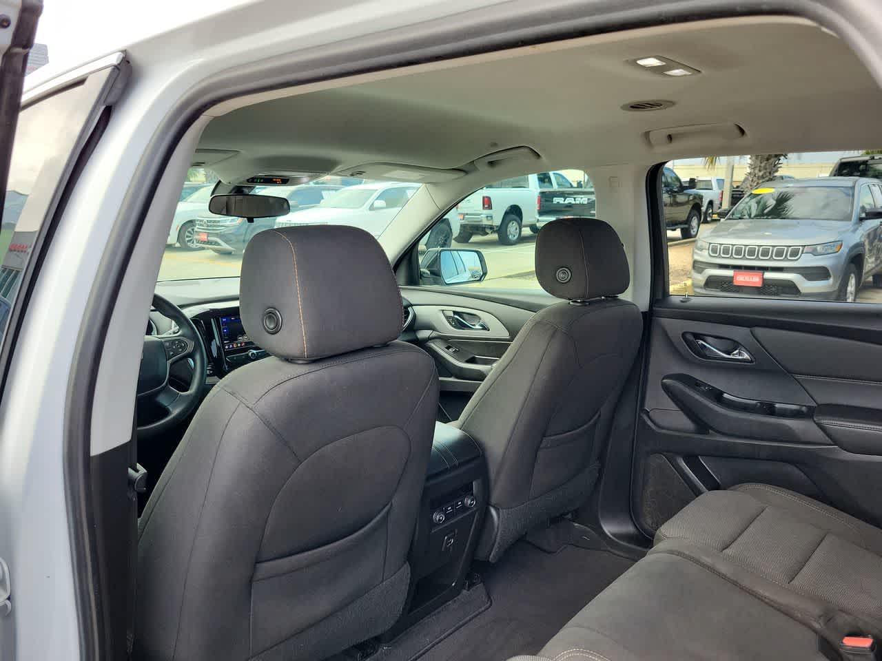 Thumbnail: 2020 Chevrolet Traverse - 20