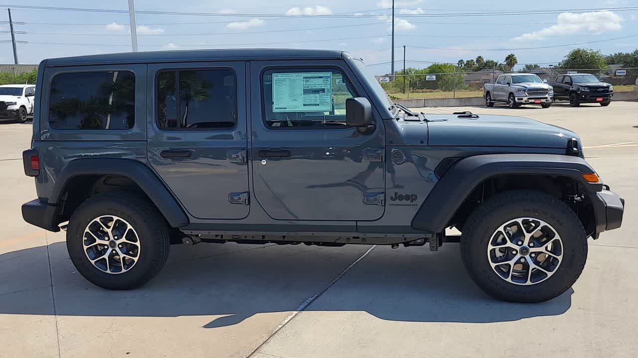 Thumbnail: 2025 Jeep Wrangler - 9