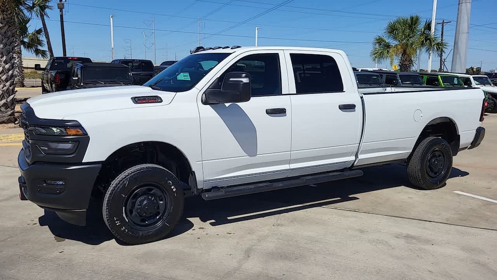 New 2026 Ram 2500 TRADESMAN CREW CAB 4X4 8' BOX Pickup