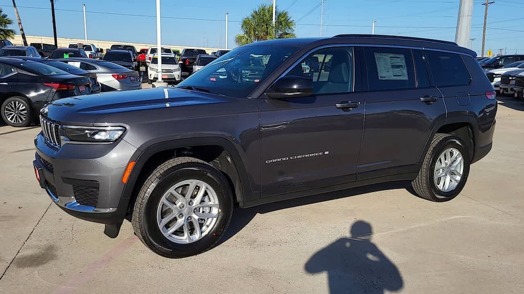 New 2025 Jeep Grand Cherokee L LAREDO X 4X4 Sport Utility
