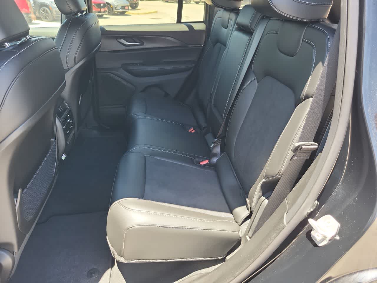 Thumbnail: 2025 Jeep Grand Cherokee - 21