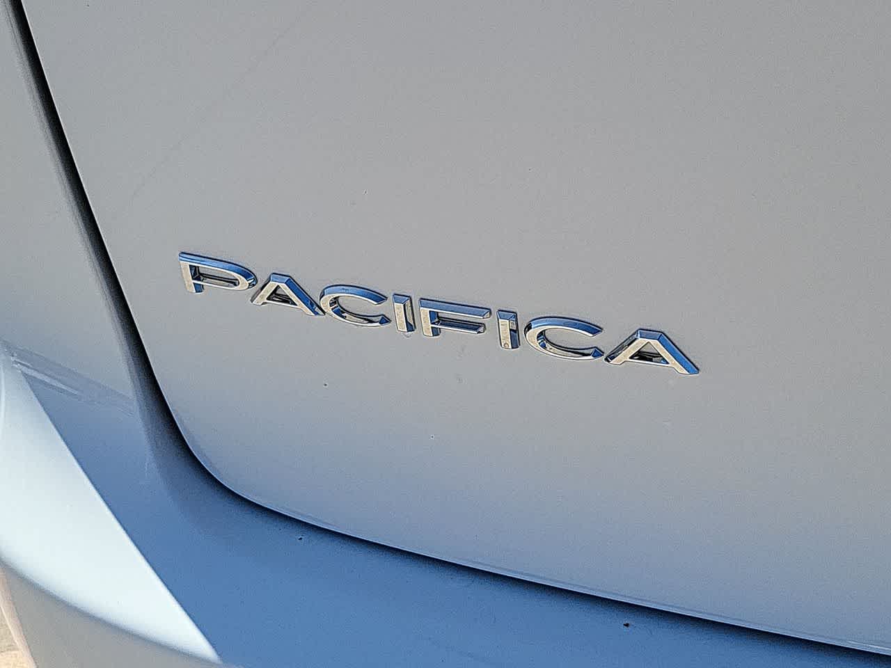 Thumbnail: 2026 Chrysler Pacifica - 15