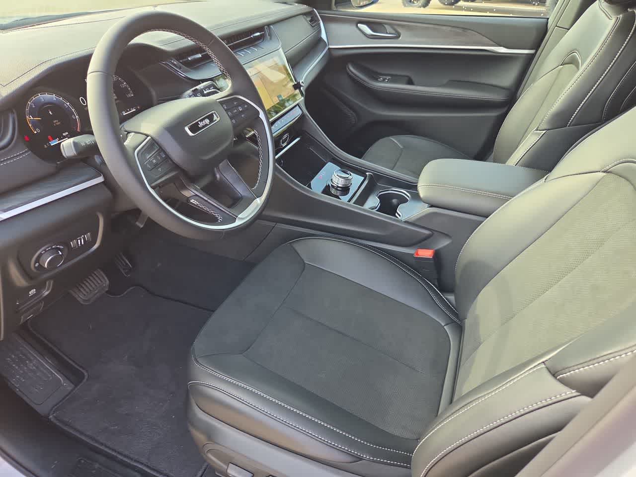 Thumbnail: 2026 Jeep Grand Cherokee - 10