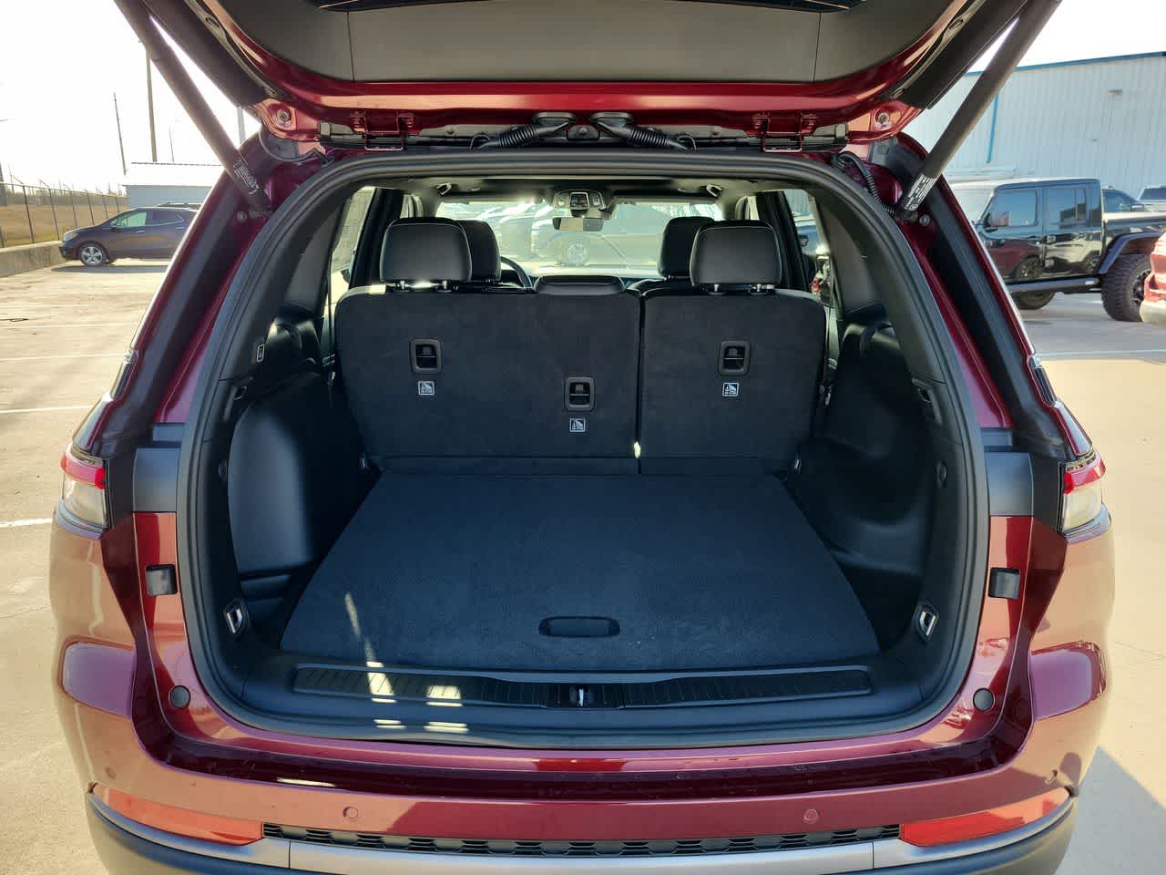 Thumbnail: 2026 Jeep Grand Cherokee - 27