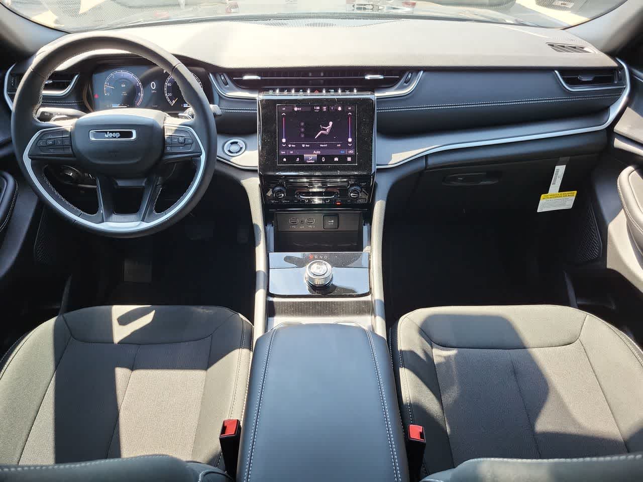 Thumbnail: 2025 Jeep Grand Cherokee - 18