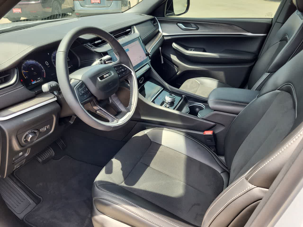 Thumbnail: 2026 Jeep Grand Cherokee L - 10