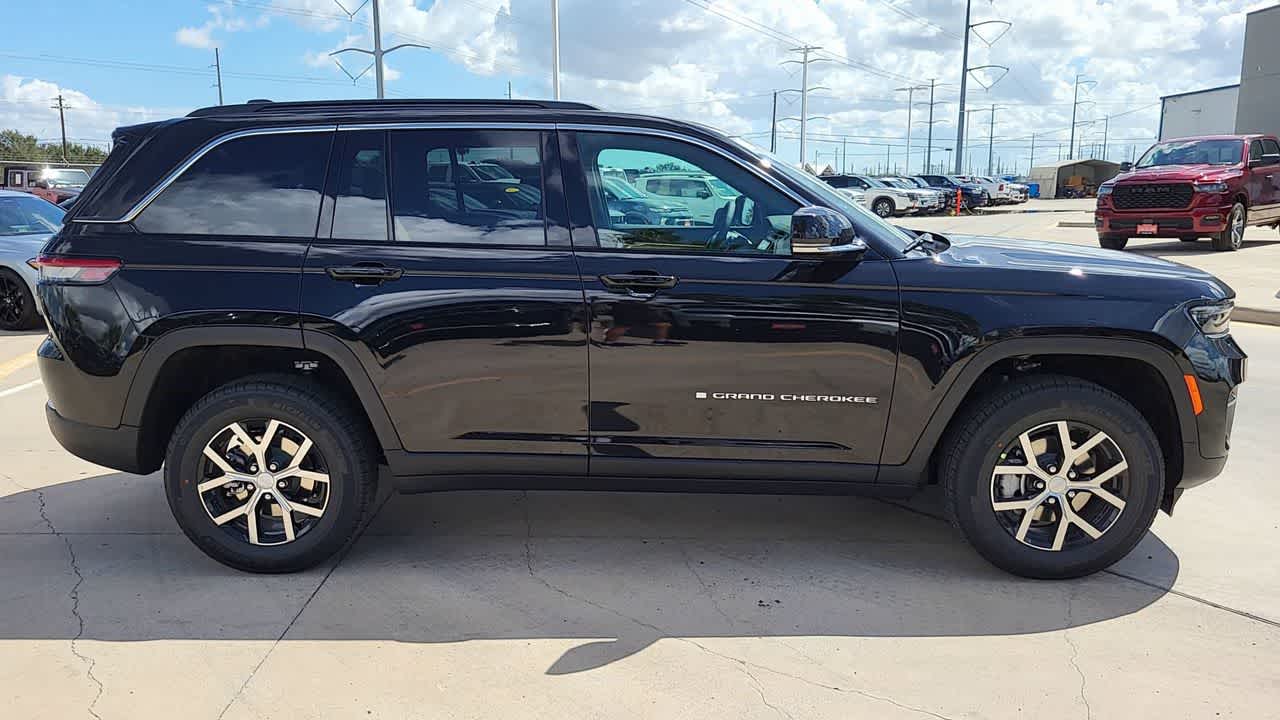 Thumbnail: 2025 Jeep Grand Cherokee - 9