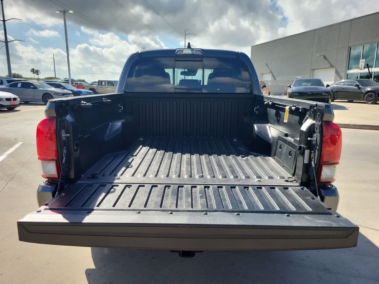 Thumbnail: 2023 Toyota Tacoma - 27