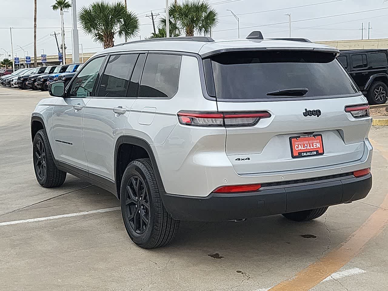 Thumbnail: 2026 Jeep Grand Cherokee - 12