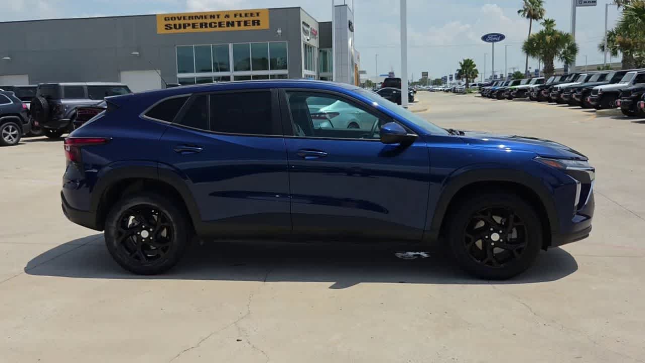Thumbnail: 2024 Chevrolet Trax - 9