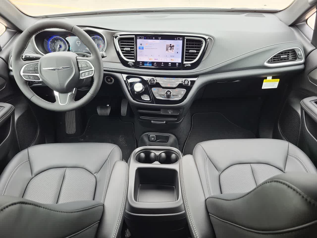 Thumbnail: 2026 Chrysler Pacifica - 18