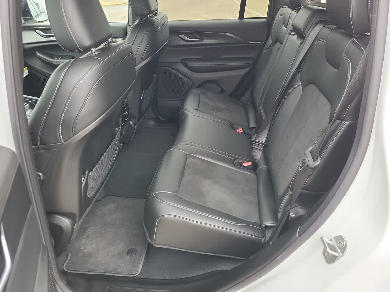 Thumbnail: 2025 Jeep Grand Cherokee - 21