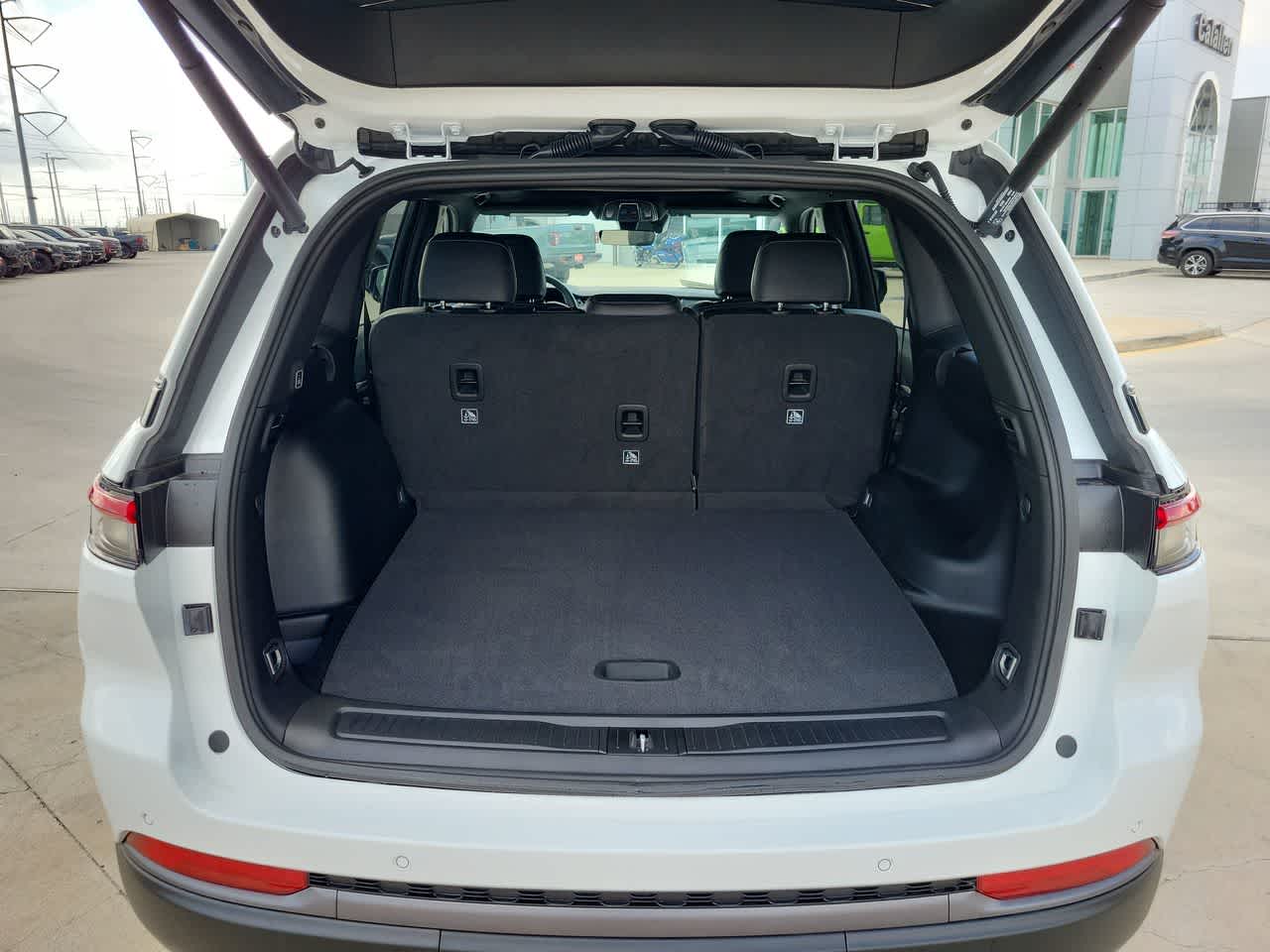 Thumbnail: 2026 Jeep Grand Cherokee - 27