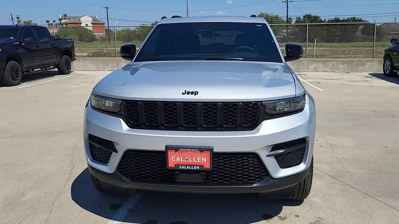 Thumbnail: 2025 Jeep Grand Cherokee - 3