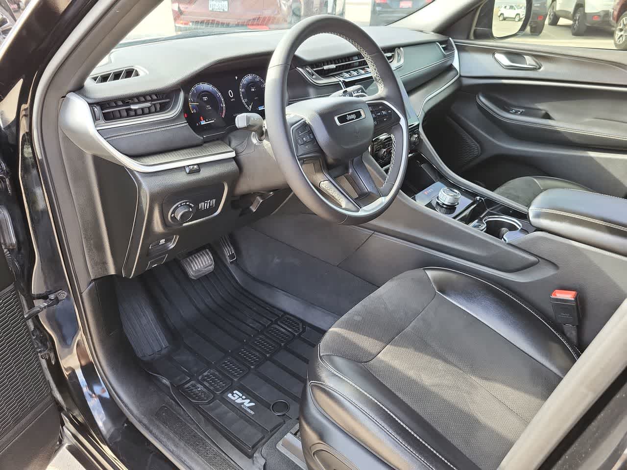 Thumbnail: 2023 Jeep Grand Cherokee - 10