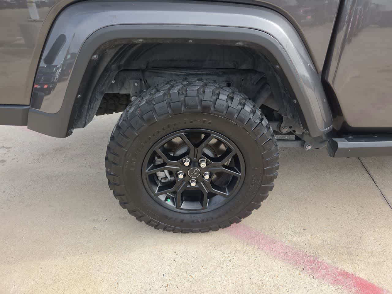 Thumbnail: 2025 Jeep Gladiator - 16