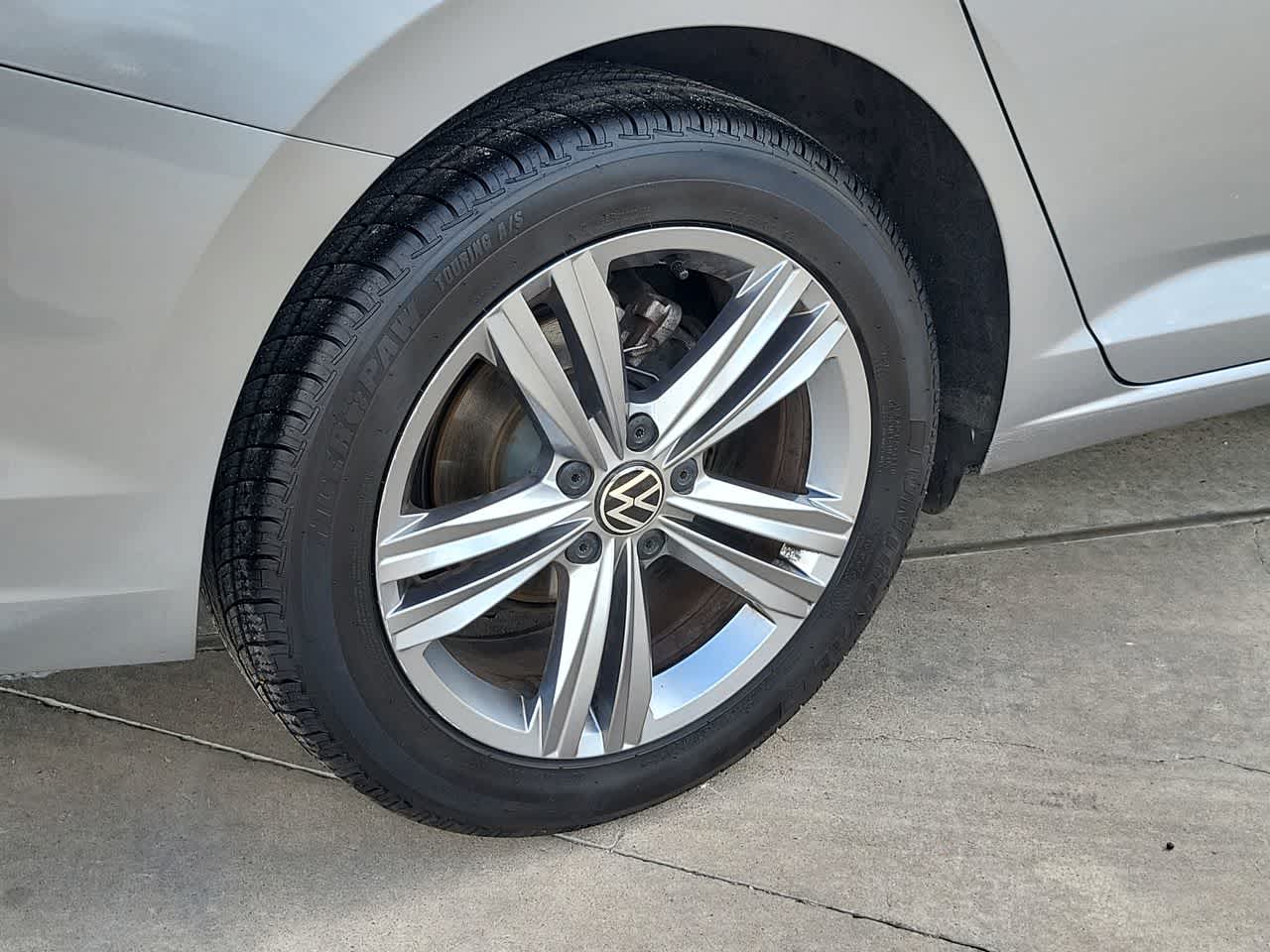 Thumbnail: 2024 Volkswagen Jetta - 16