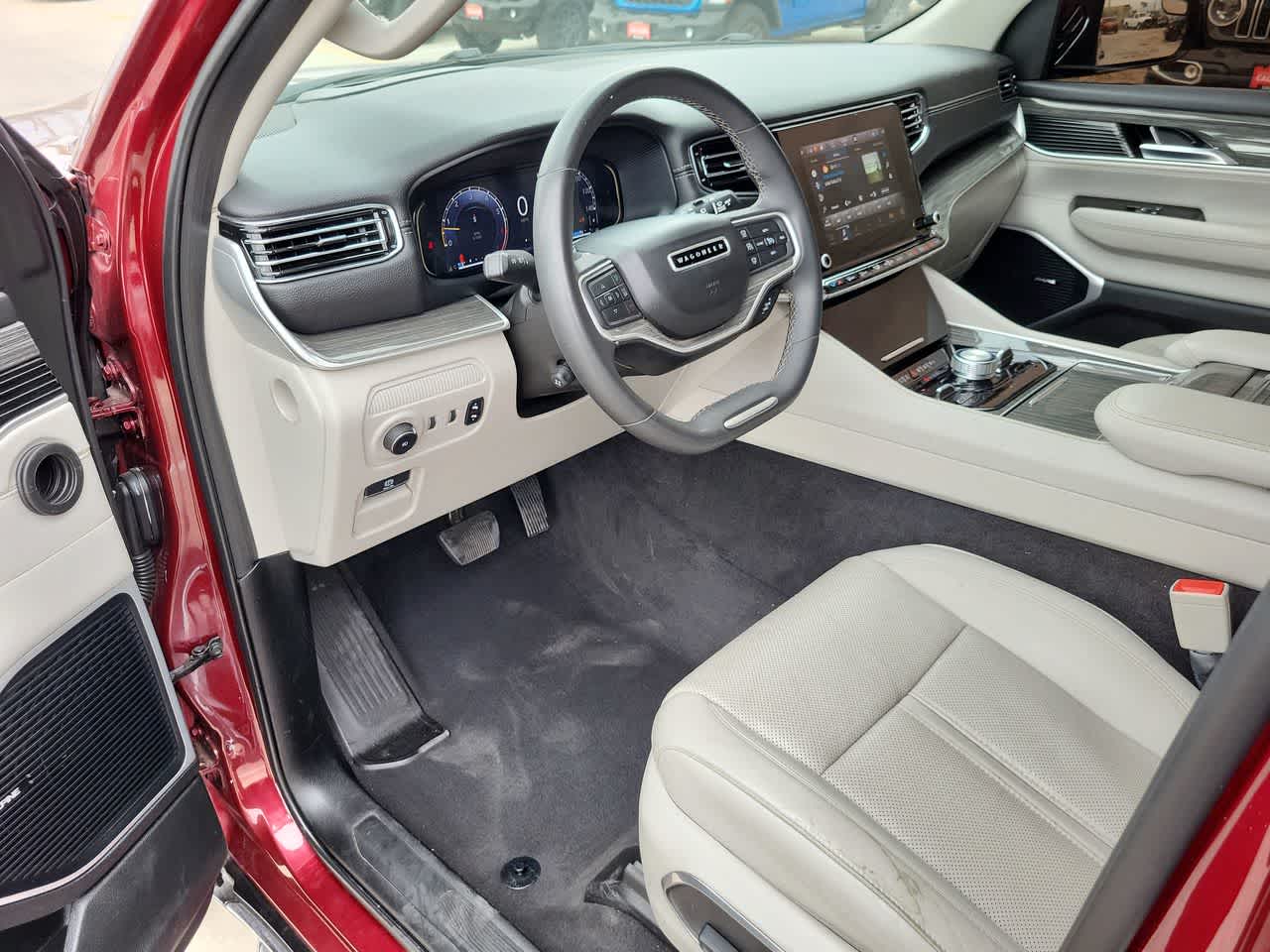 Thumbnail: 2022 Jeep Wagoneer - 10