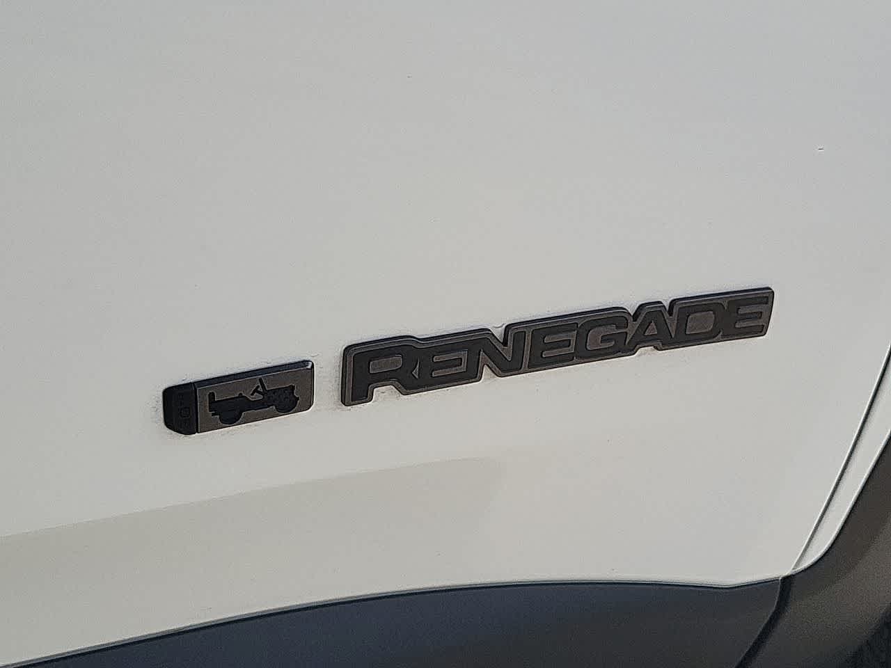 Thumbnail: 2021 Jeep Renegade - 15
