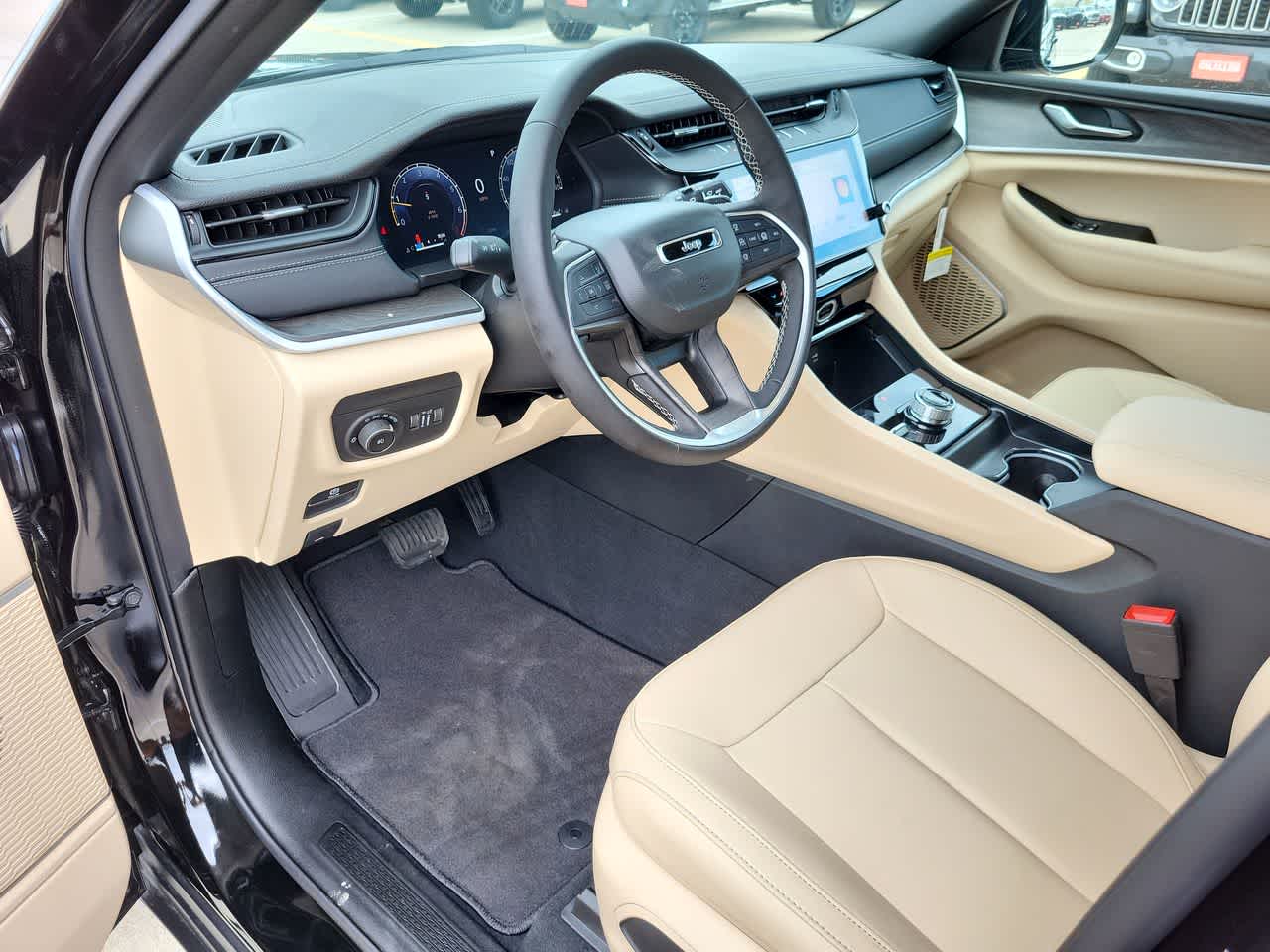 Thumbnail: 2026 Jeep Grand Cherokee - 10