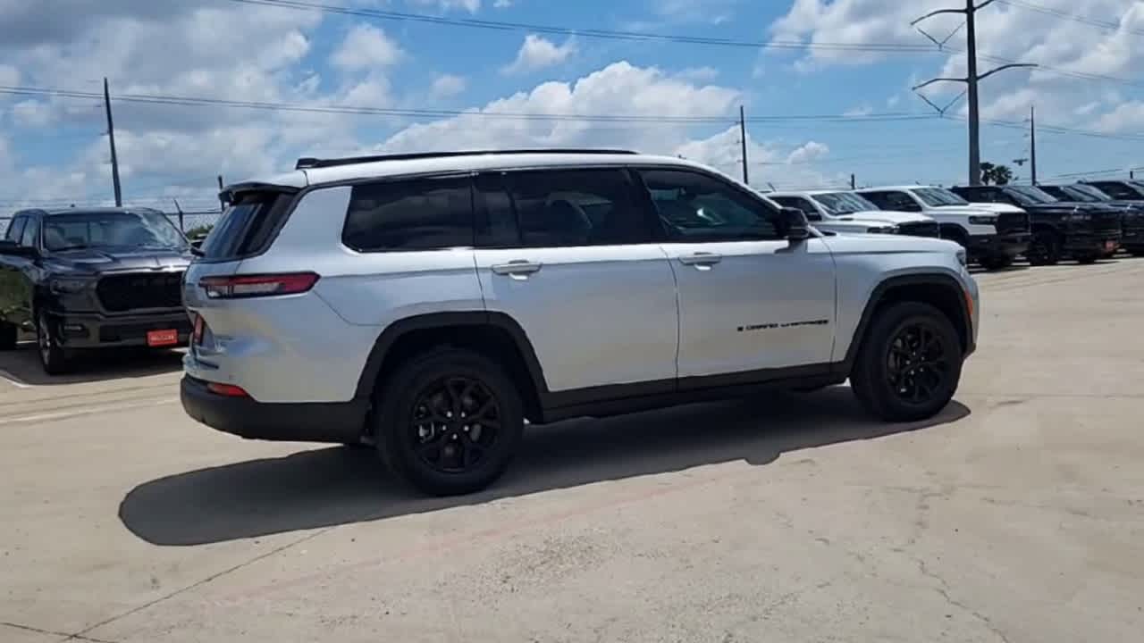 Thumbnail: 2026 Jeep Grand Cherokee L - 8