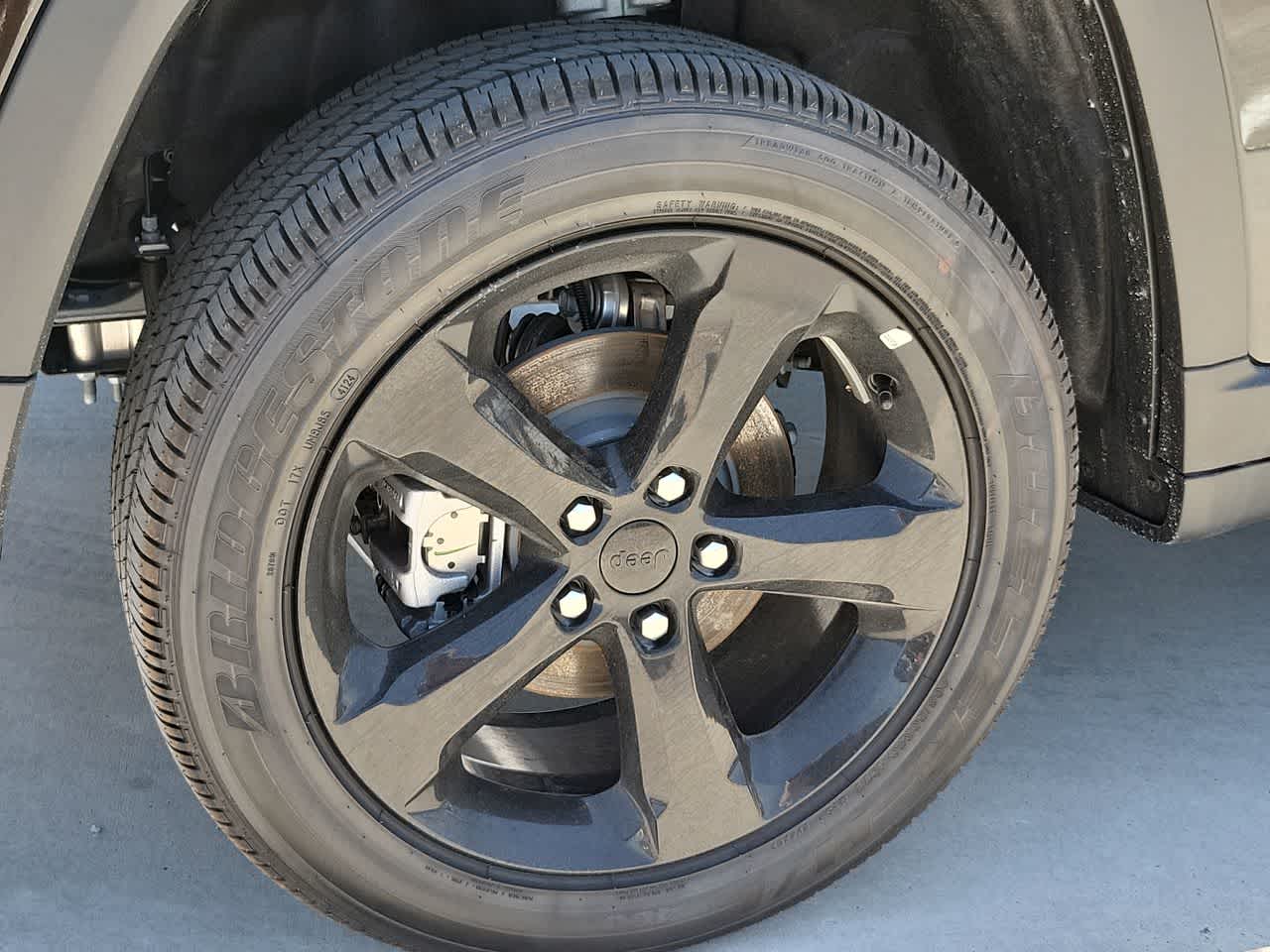 Thumbnail: 2025 Jeep Grand Cherokee - 16