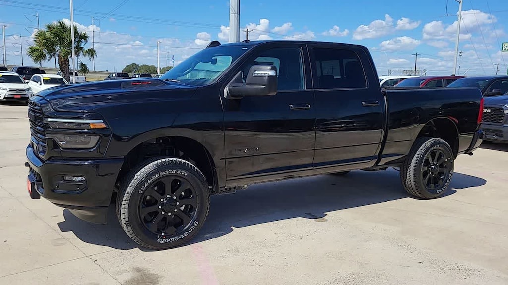 New 2025 Ram 2500 LARAMIE CREW CAB 4X4 6'4 BOX Pickup