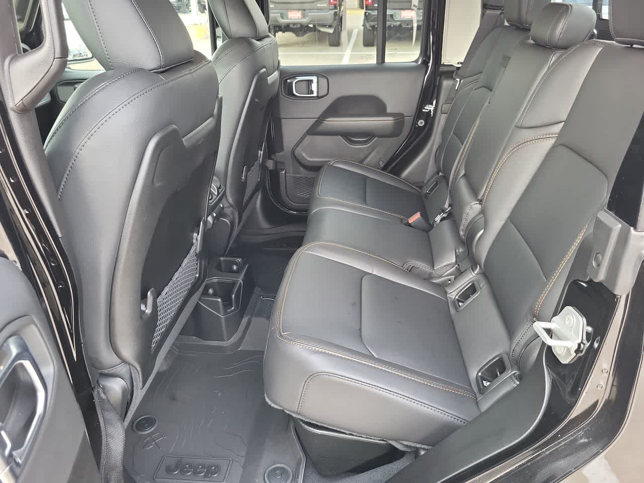 Thumbnail: 2025 Jeep Gladiator - 21