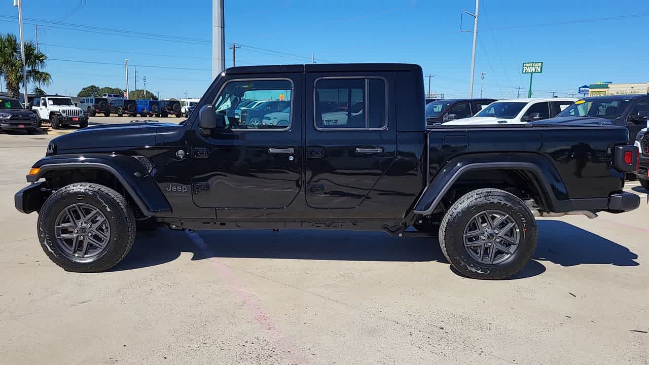 Thumbnail: 2026 Jeep Gladiator - 5