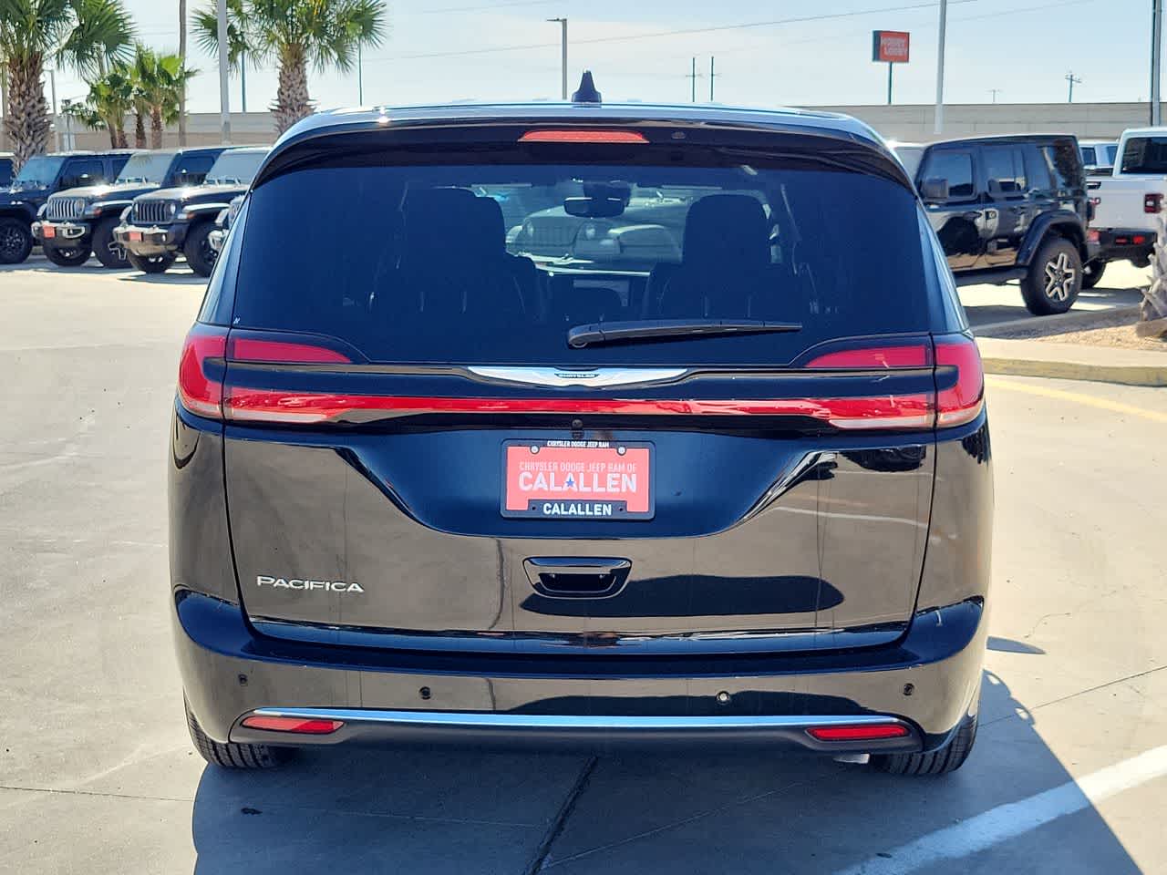 Thumbnail: 2026 Chrysler Pacifica - 13